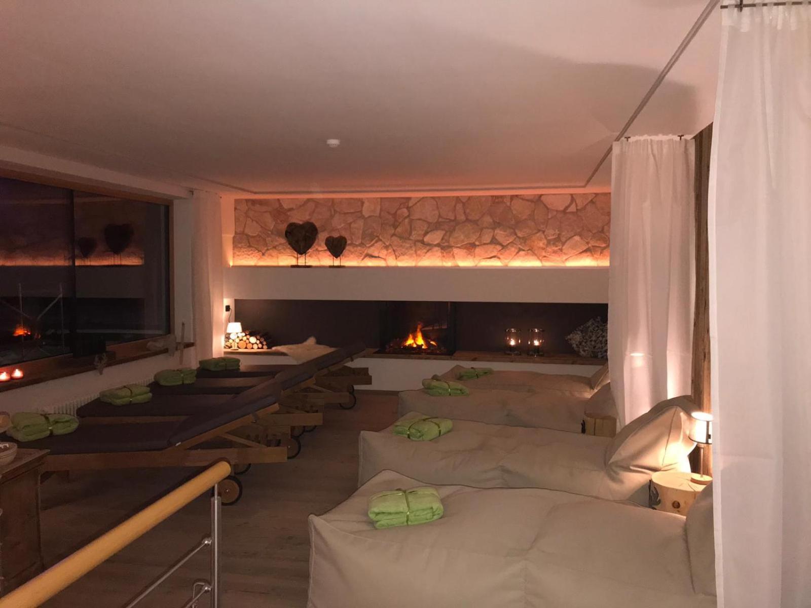 Hotel Ciasa Ai Pini San Cassiano  Luaran gambar