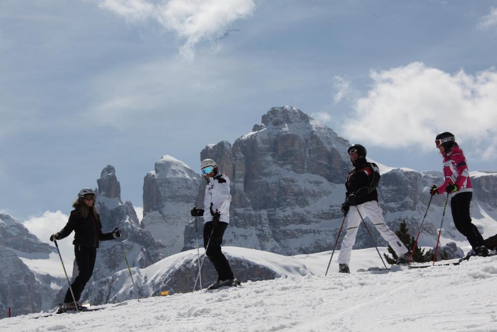 Hotel Ciasa Ai Pini San Cassiano  Luaran gambar