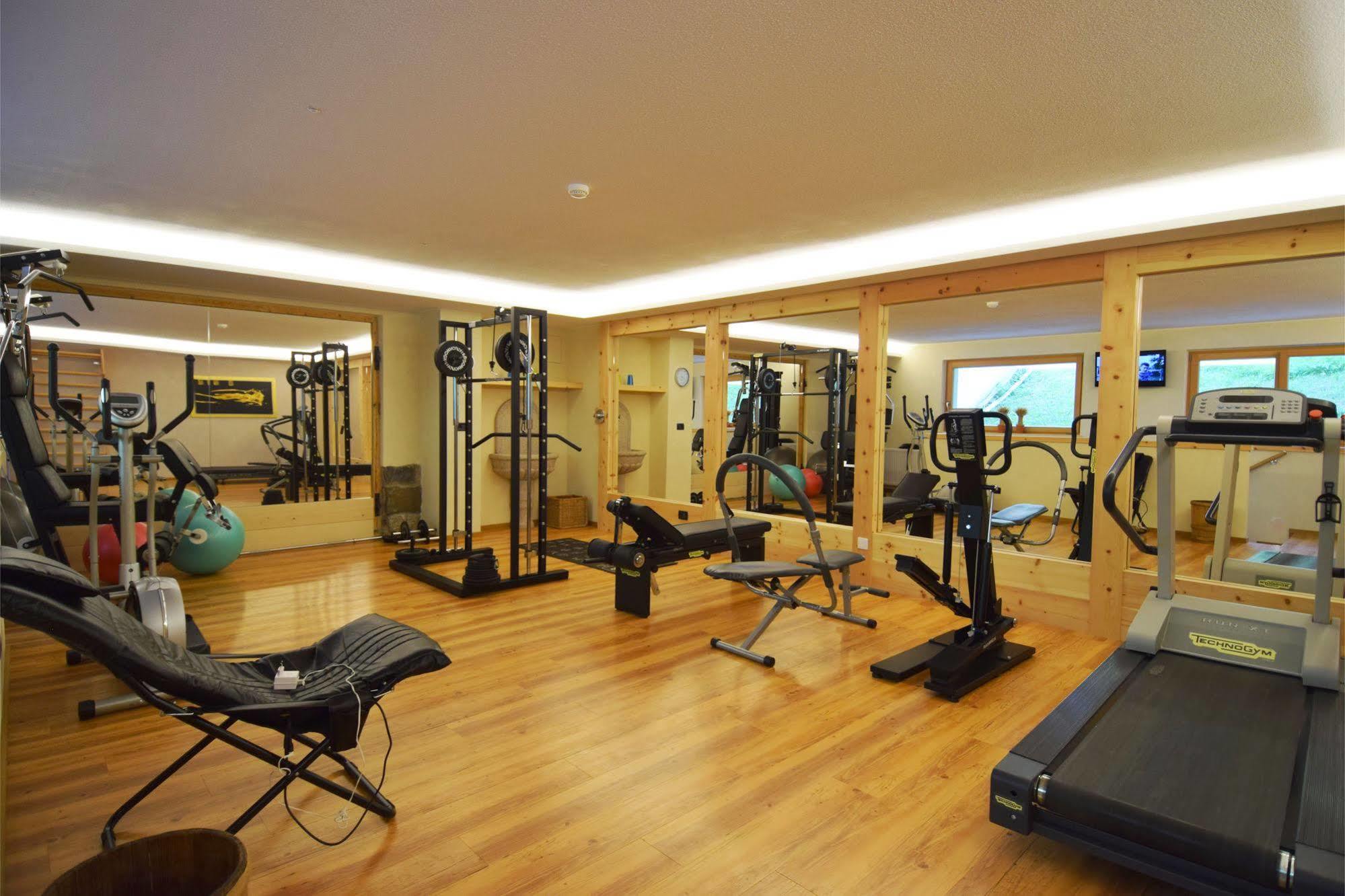 Hotel Ciasa Ai Pini San Cassiano  Luaran gambar